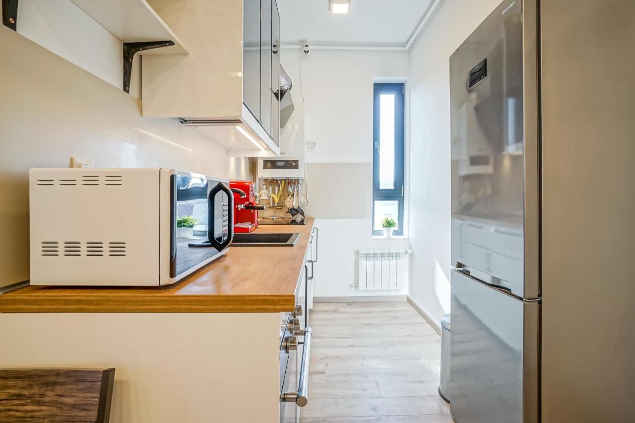 بوخارست Bright Apartments Moments Away From Herastrau Park, Mall And Metro المظهر الخارجي الصورة