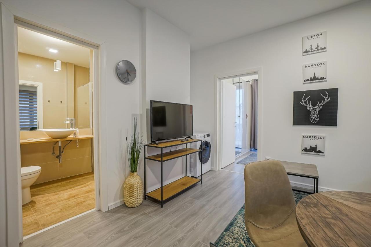 بوخارست Bright Apartments Moments Away From Herastrau Park, Mall And Metro المظهر الخارجي الصورة