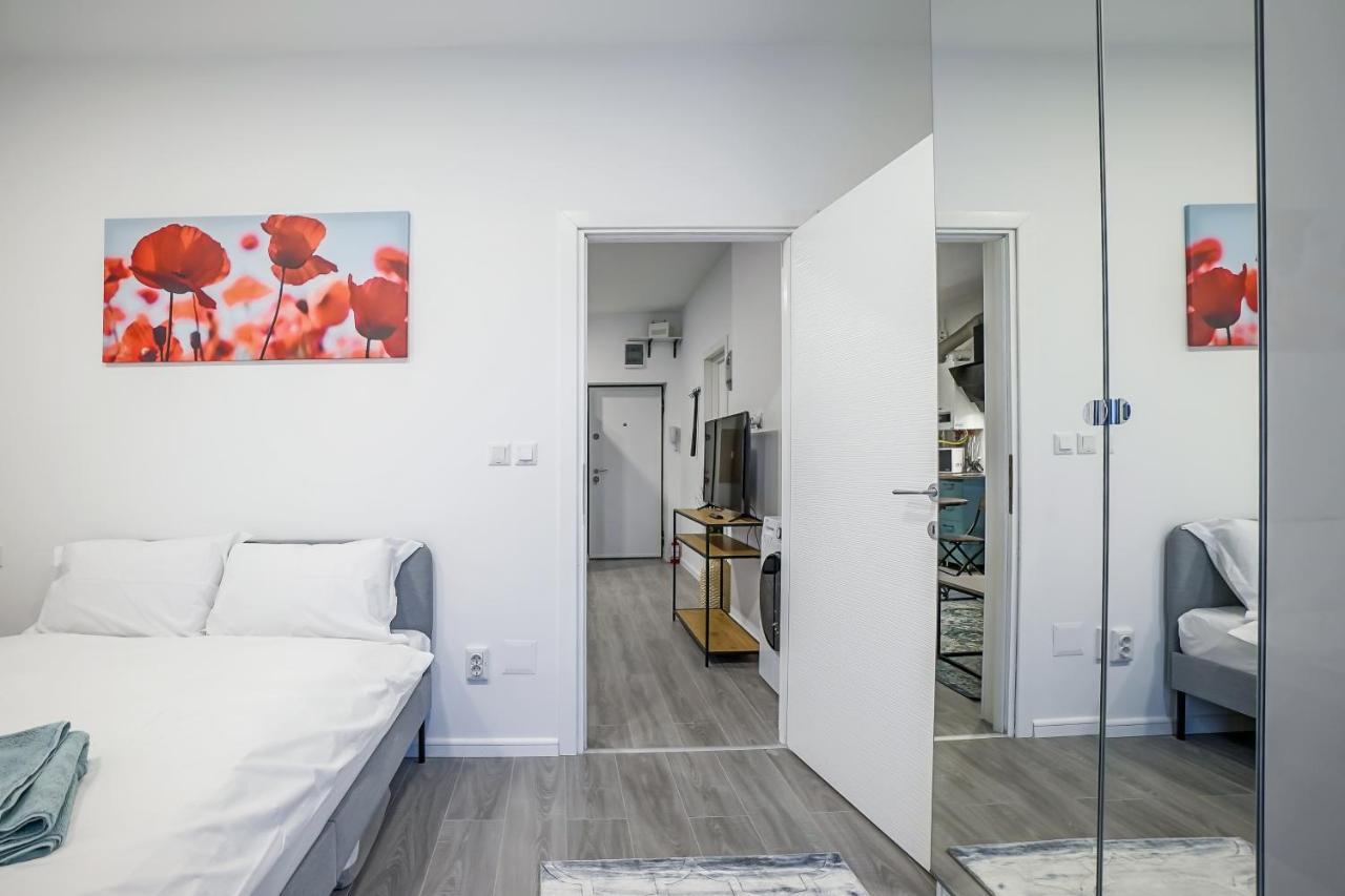 بوخارست Bright Apartments Moments Away From Herastrau Park, Mall And Metro المظهر الخارجي الصورة