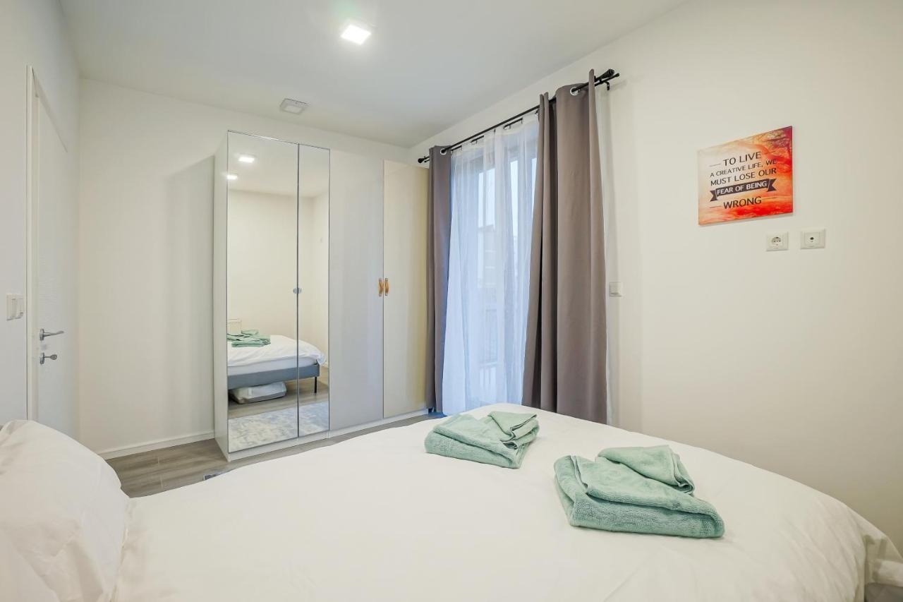بوخارست Bright Apartments Moments Away From Herastrau Park, Mall And Metro المظهر الخارجي الصورة