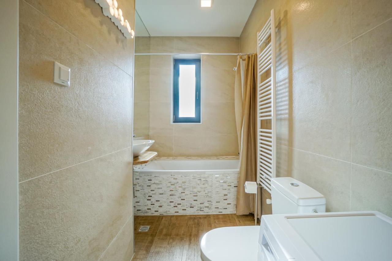 بوخارست Bright Apartments Moments Away From Herastrau Park, Mall And Metro المظهر الخارجي الصورة