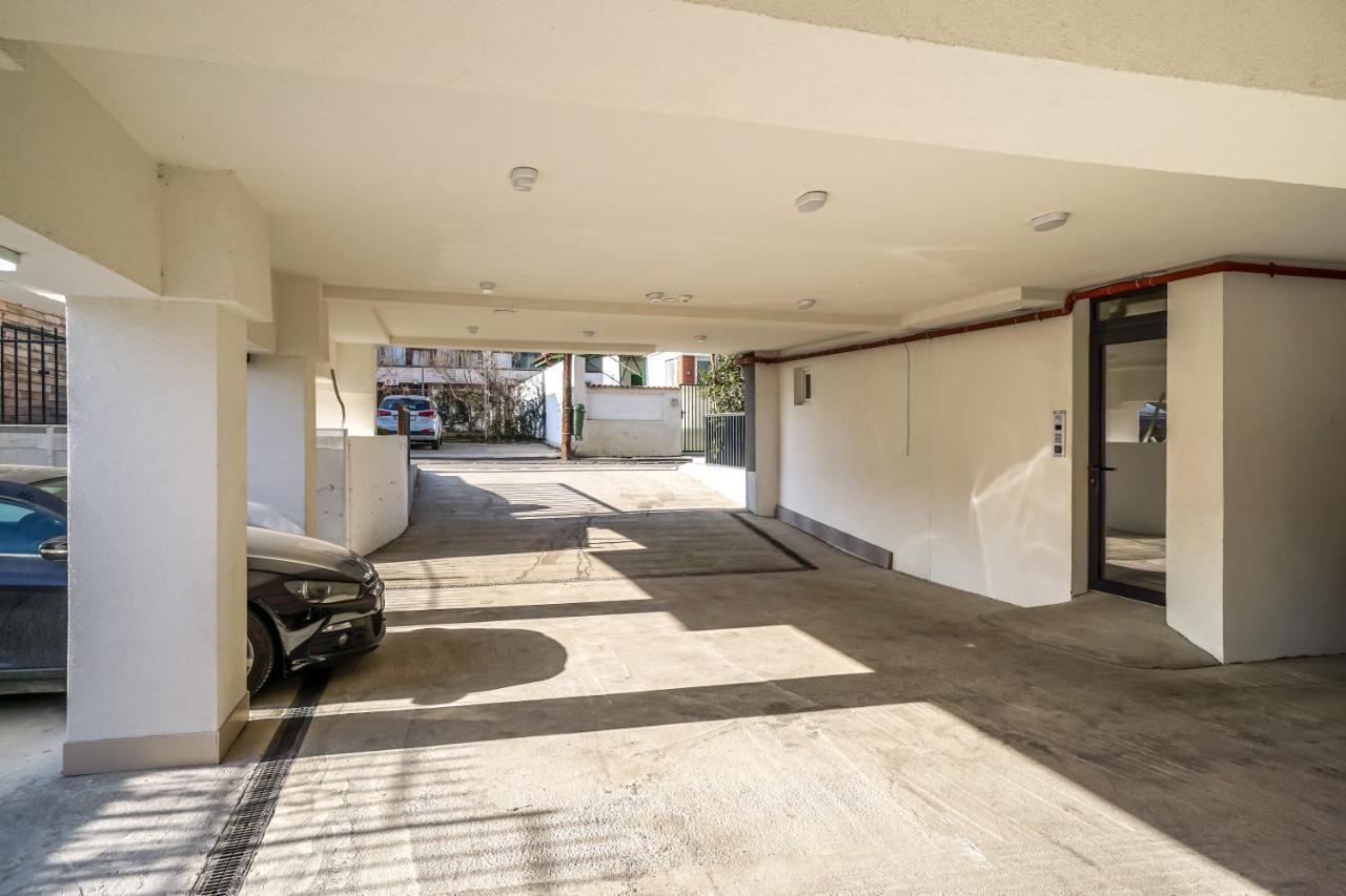 بوخارست Bright Apartments Moments Away From Herastrau Park, Mall And Metro المظهر الخارجي الصورة